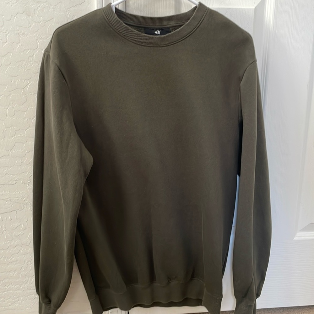 H&M Classic Crewneck Sweatshirt
